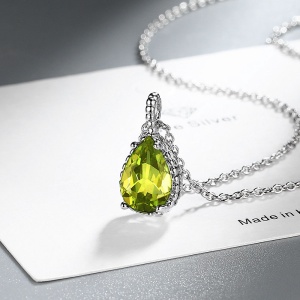 Colier Elegant cu Pandantiv de Cristal, Disponibil în Diverse Culori, Ideal pentru Orice Ocazie Cod ARG203E - Img 9