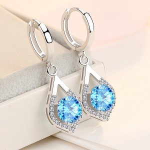 Accesorii Delicate: Cercei Argint 925 Huggie cu Montură de Topaz Albastru Arg114X - Img 2