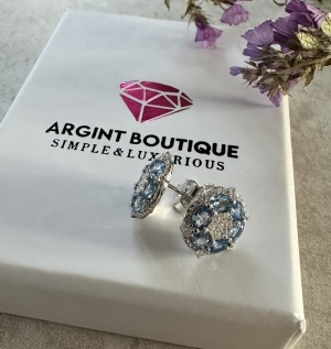 Cercei rotunzi cu cristale albastre și design floral ARG389E - Img 2