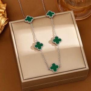 Lănțișor Argint cu Pandantiv Trifoi Verde Malachit– Simbol Norocos ARG386V