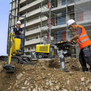 Mai compactor Wacker Neuson AS50e, compatibil cu acumulatori, forta de impact 16 kN, greutate 71 kg - Img 4