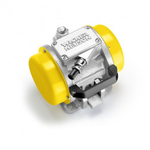 Vibrator extern pentru cofraj Wacker Neuson AR52/6/250, 250 V, 6000 rpm, frecventa 200 Hz, forta centrifuga 14.14 kN - Img 1