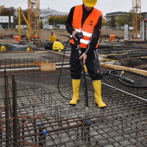 Vibrator de beton compatibil cu convertizor Wacker Neuson IRSEN 58/042 GV, cap vibrant 58 mm cu protectie de cauciuc, lungime furtun 0.8 m, frecventa 200 Hz, maner vibratii scazute - Img 4