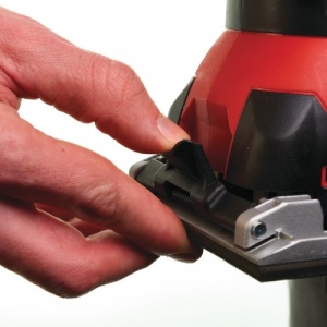 Slefuitor orbital cu talpa dreptunghiulara, model SPS140, 260W Milwaukee - Img 2