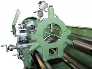 Strung Profesional Dynamic 2000 DRO de Damatomacchine, cu distanta intre varfuri de 2000 mm, afisaj digital, sistem de racire, diametru maxim de lucru pe banc 560 mm,12 viteze si motor trifazat de 10 Hp - Img 4
