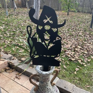 Decoratiune gradina / ghiveci Krodesign Captain Gnome KRO-1138, metal, inaltime 62 cm - Img 2