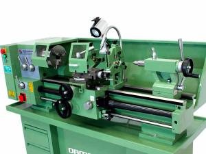 Strung universal pentru metal Multitech 800 de Damatomacchine, cu distanţa între vârfuri de 800 mm, diametrul maxim al piesei de prelucrat pe banc 320 mm, motor de 1500 W - Img 4