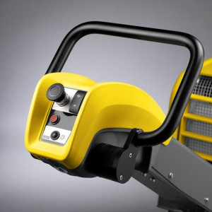Placa compactoare reversibila Wacker Neuson DPU80Lec770, diesel, racire cu apa, greutate 773 kg, forta de impact 80 kN, pornire electrica, sistem Compatec - Img 1