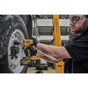 Masina de insurubat cu impact Dewalt DCF891NT, patrat 1/2", max 812 Nm, compatibila cu acumulatori 18V XR in valiza de transport - Img 4