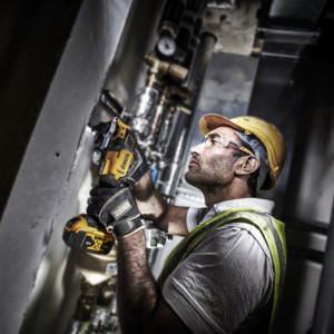 Masina multifunctionala Dewalt DCS356P2, cu incarcator si 2 acumulatori 18V / 5.0Ah, cutie TSTAK II - Img 3