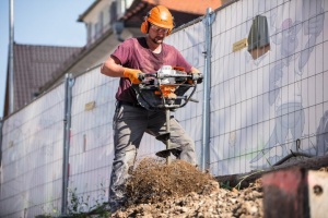 Motoburghiu STIHL BT 131, putere 1.9 CP, diametru maxim burghiu 300 mm - Img 6