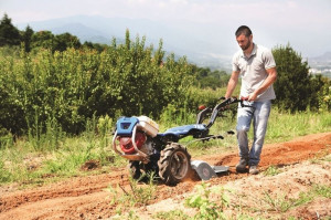 Motocultivator BCS 740 Powersafe - Reversibil CU MOTOR BRIGGS & STRATTON seria 2100 8,4 KW PE BENZINA SI PORNIRE MANUALA - Img 1