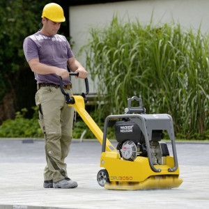 Placa compactoare reversibila Wacker Neuson DPU3050H, diesel, greutate 181 kg, forta de impact 30 kN - Img 3