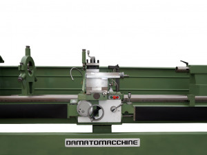 Strung profesional Olympus 3000 de Damatomacchine, Strung universal cu distanța dintre vârfurile de 3000 mm, diametrul maxim pentru a lucra pe banca de 800 mm, 16 viteze cu trei faze ax cu motor 10 Hp - Img 3