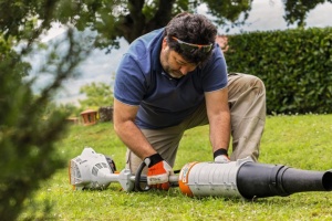 Motor combinat STIHL KM 56 RC-E, motor 2 timpi, 1.1 CP, cu maner circular si ErgoStart - Img 2