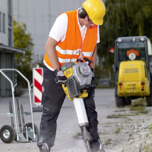 Ciocan demolator Wacker Neuson BH65 25x108, motor benzina 2T, sistem prindere 25x108 mm, forta de impact 65 J - Img 4
