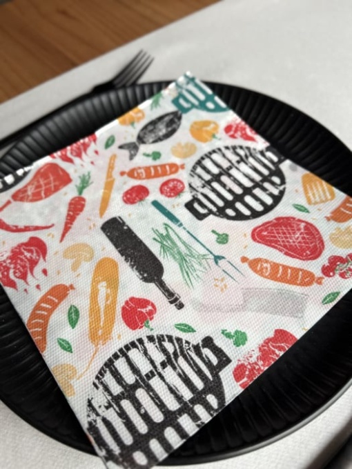 Празнични салфетки за маса SoftPoint – Vegan Party / 40 x 40 см / 20 броя