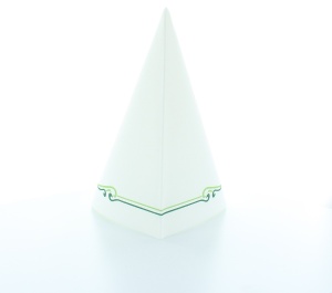 Празнични салфетки Linclass Color Line (бели, зелен контур) / 40 x 40 см / 50 бр. - Img 2