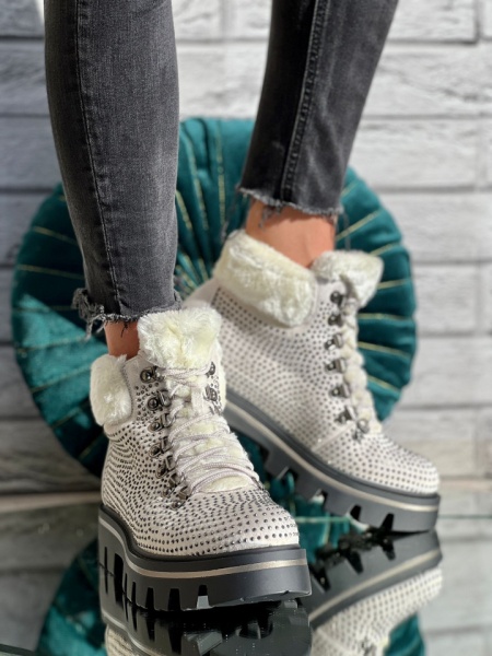 Bocanci cod: K!710901 Blanco