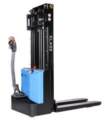 EST1233, Transpalet electric cu ridicare maxima 3.300 mm, capacitate maxima de ridicare 1.200 kg.
