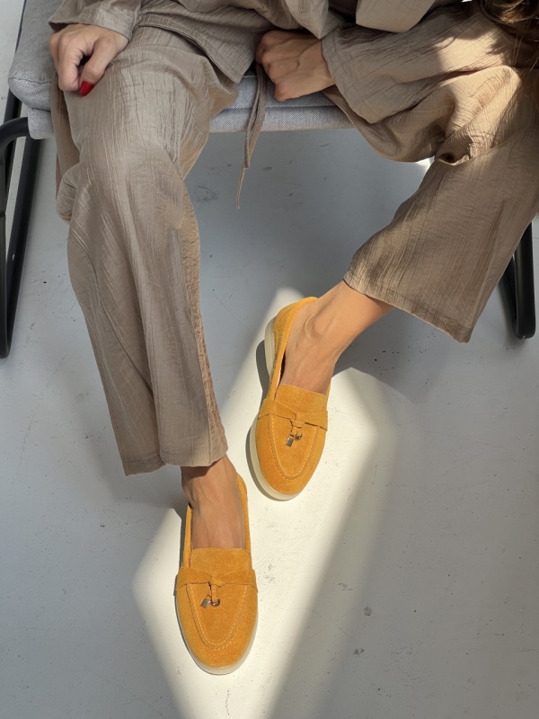 Pantofi mocasini Lara Mustard piele intoarsa
