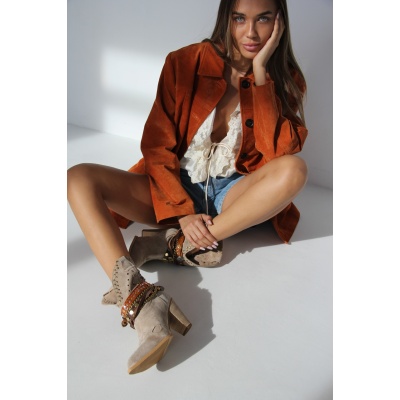 Ghete ciocate Cowboy Embellished II scurte bej piele naturala - Img 3