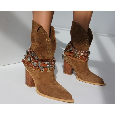 Ghete ciocate Cowboy Embellished III scurte Camel piele naturala