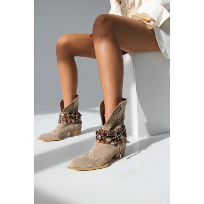 Ghete ciocate Cowboy Embellished III low bej piele naturala