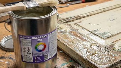 Cum îndepărtezi vopseaua veche de pe metal și lemn: ghid pas cu pas