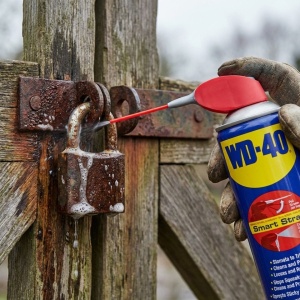WD-40 Spray Multifuncțional – Lubrifiant, Degripant și Protecție Anticorozivă, 450m - Img 3