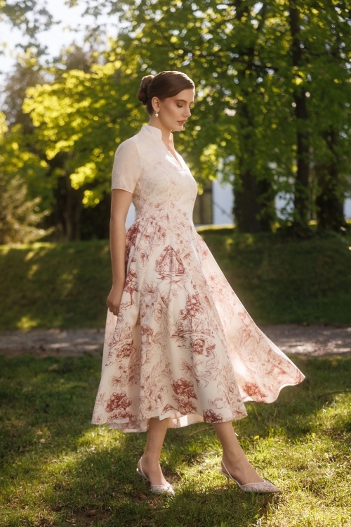 Rochie florala din in clos cu guler inalt si decolteu in V