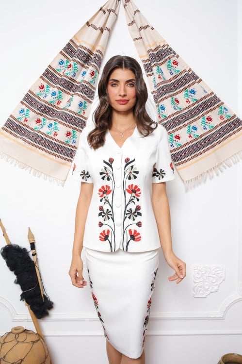 Sacou alb cambrat cu maneca scurta imprimat traditional - Img 1