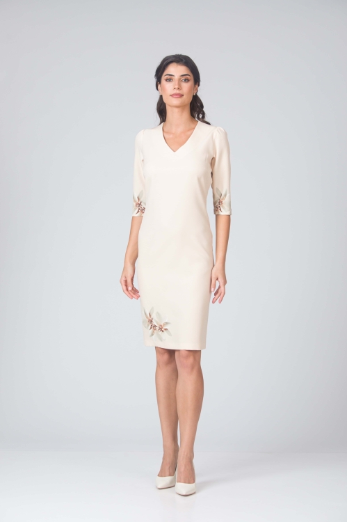Rochie casual bej cu decolteu in V imprimata cu model floral Stoc - Img 2