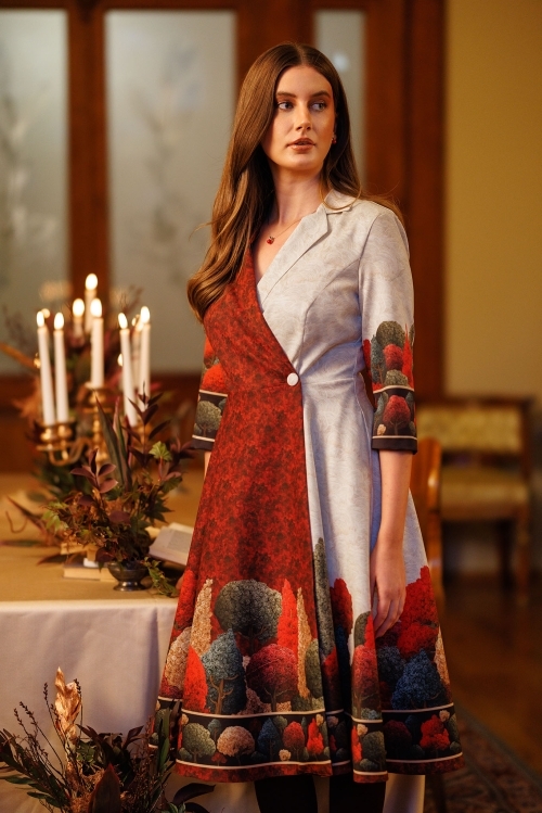 Rochie clos tip pardesiu petrecuta cu buzunare imprimata Poveste de Toamna