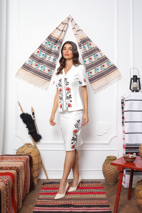 Sacou alb cambrat cu maneca scurta imprimat traditional - Img 2