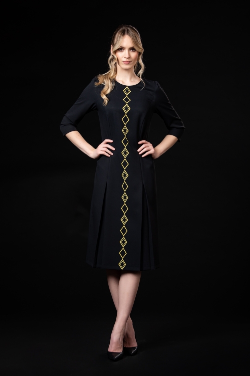Rochie cu pliuri neagra imprimata infinit cu maneca trei sferturi