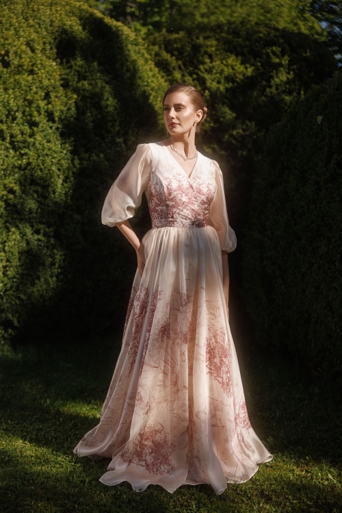 Rochia din organza cu imprimeu floral