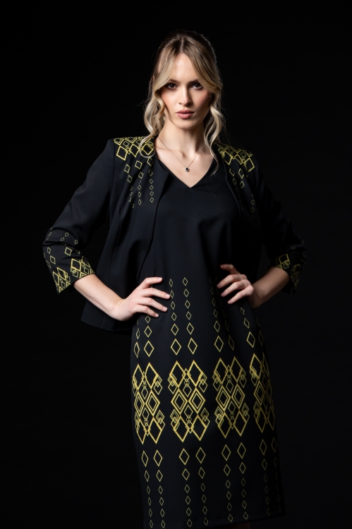 Rochie casual neagra cu decolteu in V imprimata Infinit