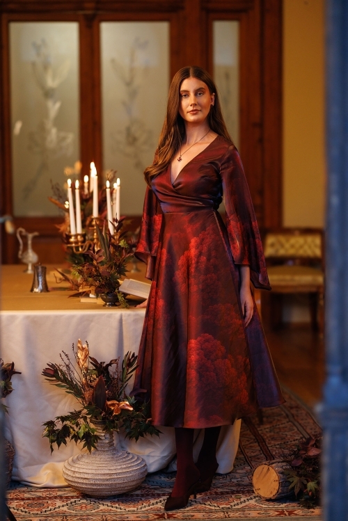 Rochie eleganta bordo din satin lucios cu efect metalizat Poveste de Toamna