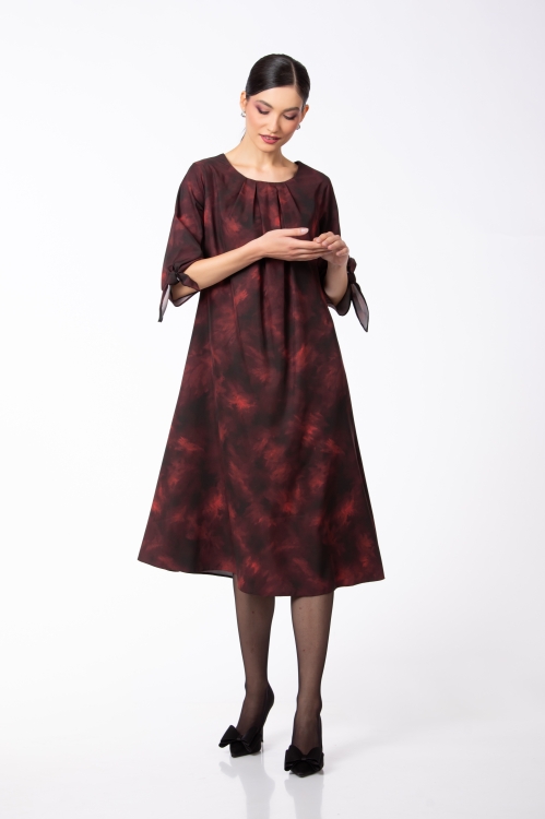 Rochie eleganta cu pliuri la decolteu si maneca trei sferturi