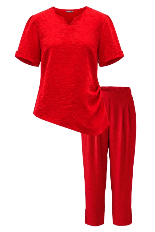 Set rosu din vascoza pantalon trei sferturi si bluza cu decolteu in V