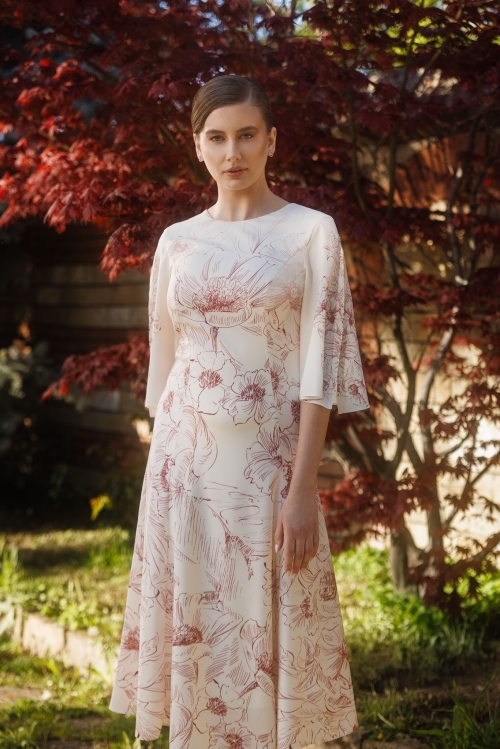 Rochie florala din crepe cu maneci despicate