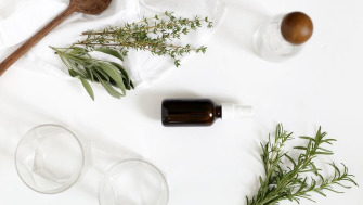 DE CE SĂ ALEGEM PRODUSE COSMETICE BIO?