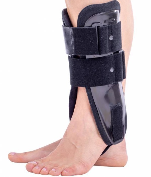 ANKLEFIX ACTIV – Orteza glezna cu atele din plastic, marime universala, picior drept, (20–30 cm)