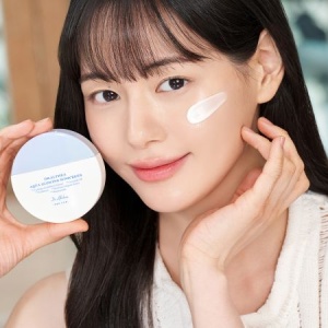 Crema de fata cu protectie solara SPF 50+ PA++++ Aqua Glowing, 45 ml – Dr. Althea - Img 2
