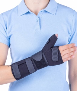 Triamed Triacarp M Finger SRT213, Orteză fixă de încheietura mâinii și police, mărimea 4, stânga