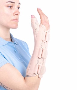 Aerotec M Finger M1-Dr – Orteza fixa pentru incheietura, mana si deget, marimea 1, mana dreapta - Img 4