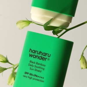 Stick de fata cu SPF 50+ PA++++ Haruharu Wonder Black Bamboo Daily Soothing, 20 g - Img 2