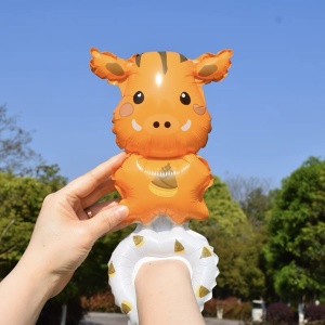 Balon din Folie Metalizata, Flippy, Figurine Animalute, Tip Bratara, Model Girafa, Ambalaj Individual, Pai Inclus, Umflare cu Aer sau Heliu, Portocaliu