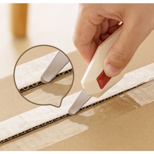 Cutter pentru Cutii, Flippy, Varf Rotunjit si Zimtat, Tip Breloc, 6.5x3.5 cm, Crem - Img 6